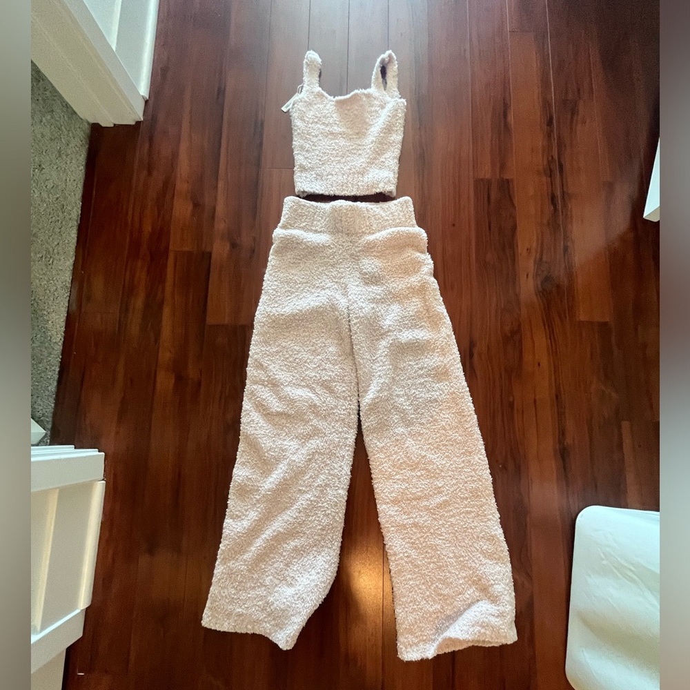 SKIMS light pink matching set, pants and tank top included size S/M